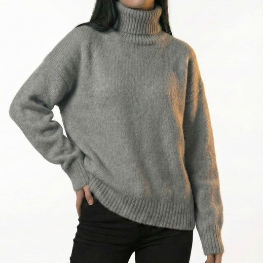 Lunezzo Soft Touch Turtleneck Sweater 2