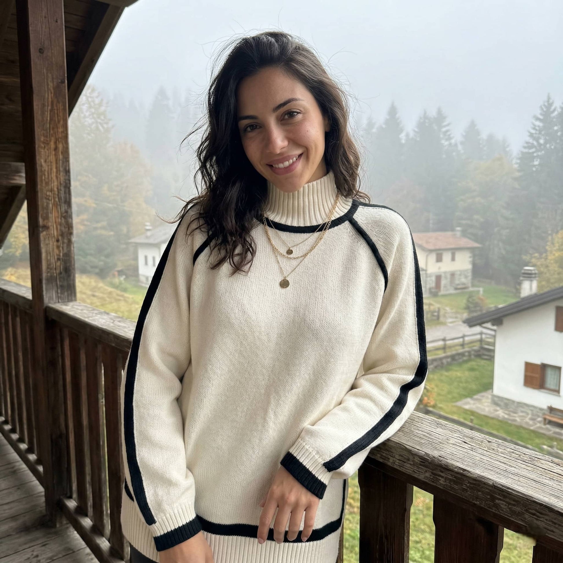 Elegant_Contrast_Piping_Sweater3