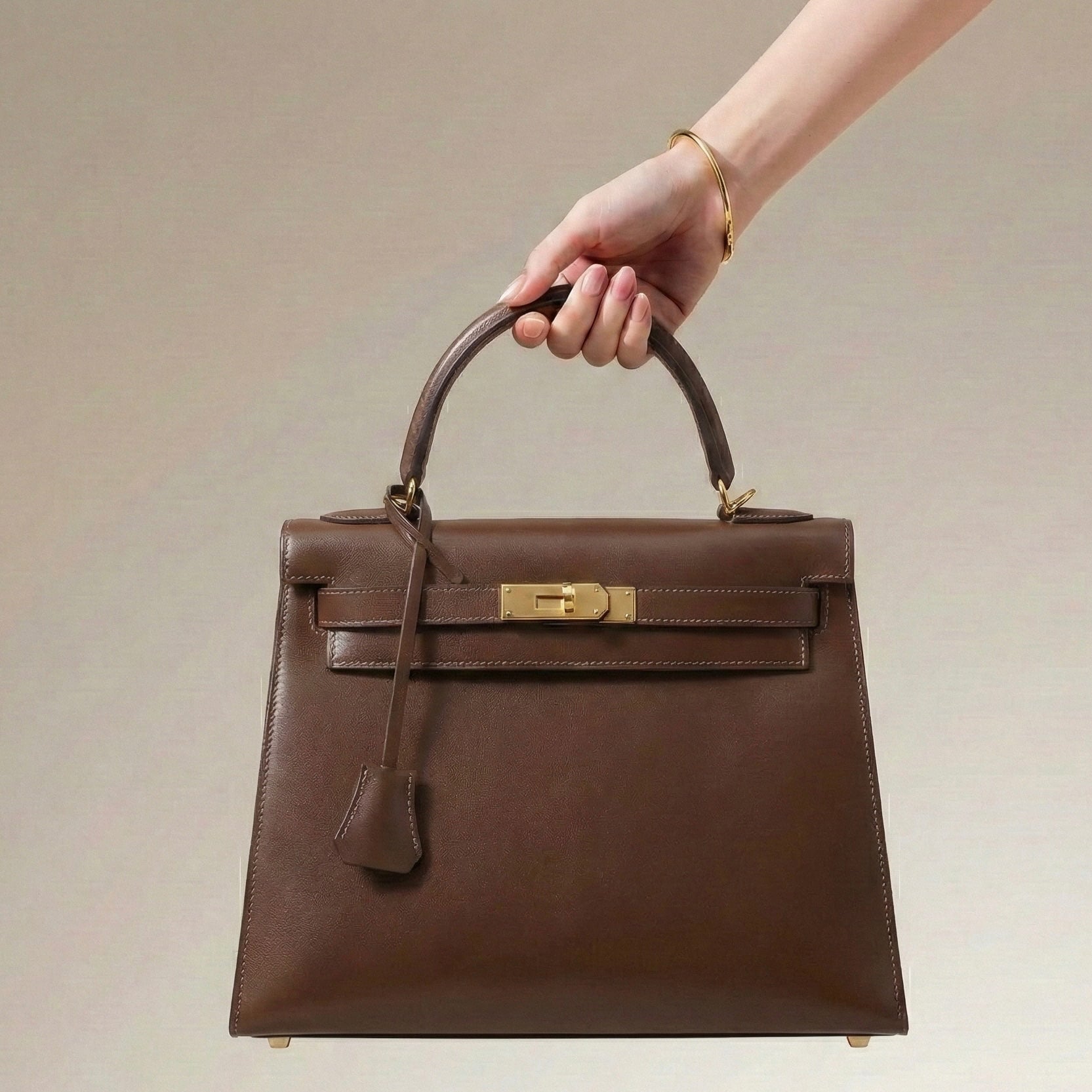 IMG_5118structured-top-handle-bag-glossy-vegan-leather1