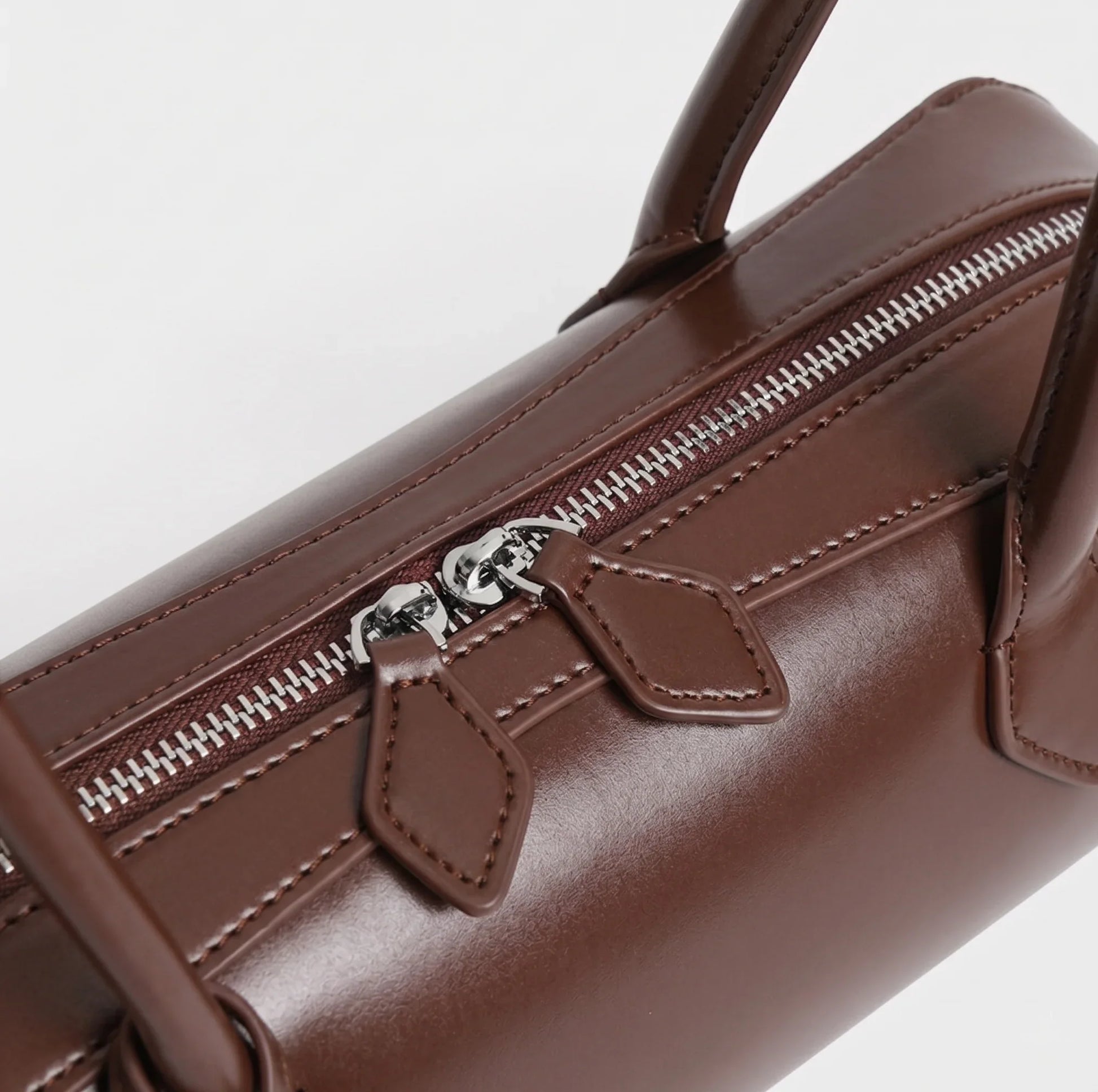 Women Baguette Shoulder Bag — Glossy Zip-Top Structured Handbag with Double Strap — Lunezzo_details2