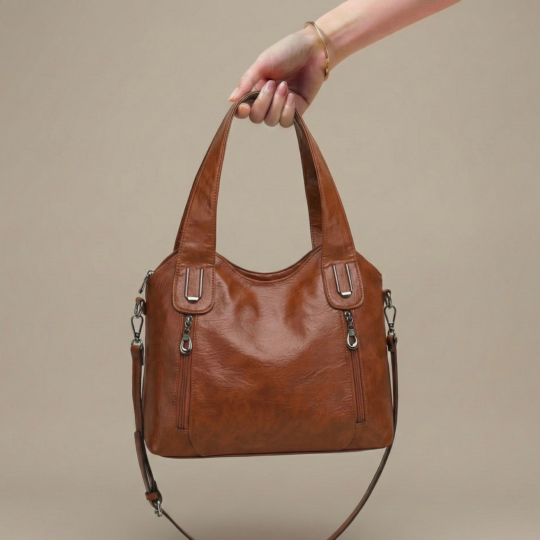 everyday-handbag-vegan-leather-model